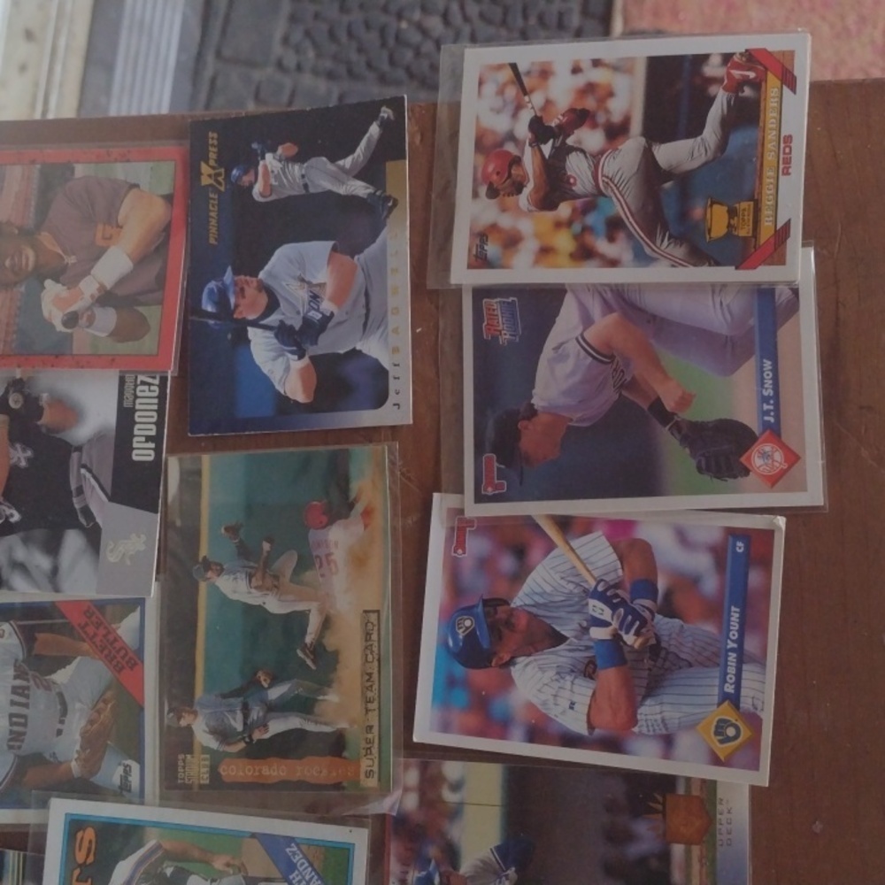 Assorted Baseball Trading Cards - Picture 2 of 5